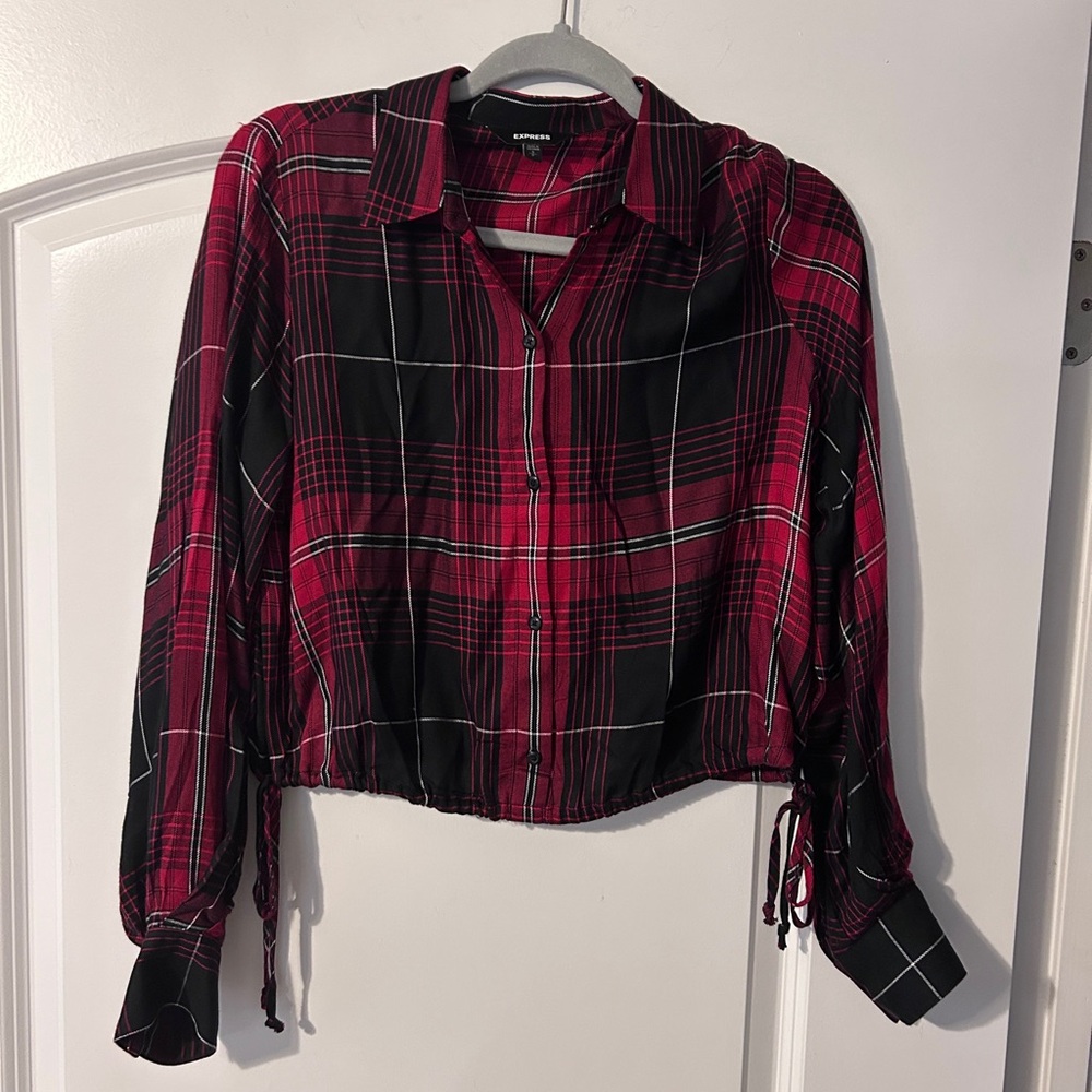 Express Women's Burgundy and Black Plaid Cropped Button-Down Shirt